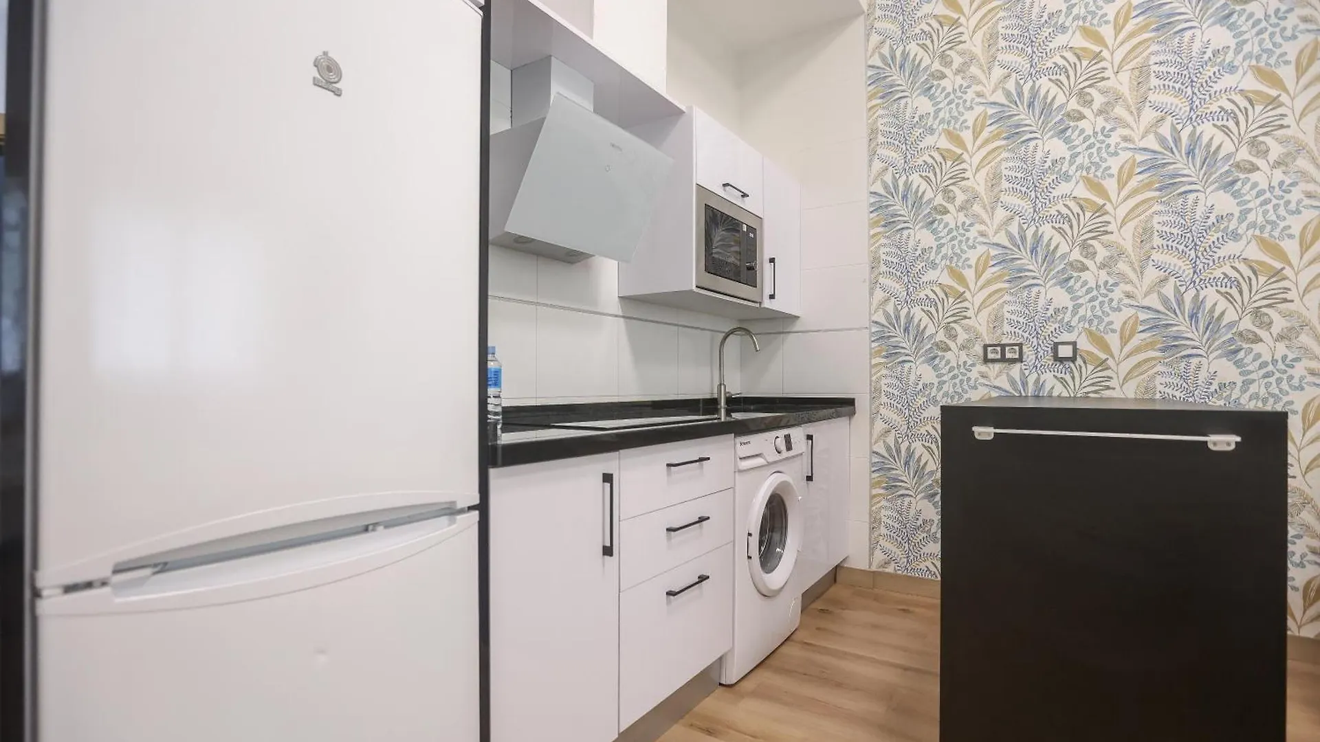 Lovely Studio In The Heart Of Malaga Free Swimming Pool 0*,