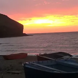 https://la-orilla-beach-house.in-canary-islands.com