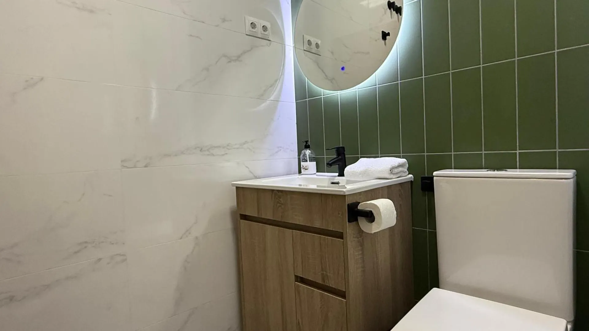 Lovely Studio In The Heart Of Malaga Free Swimming Pool Apartment