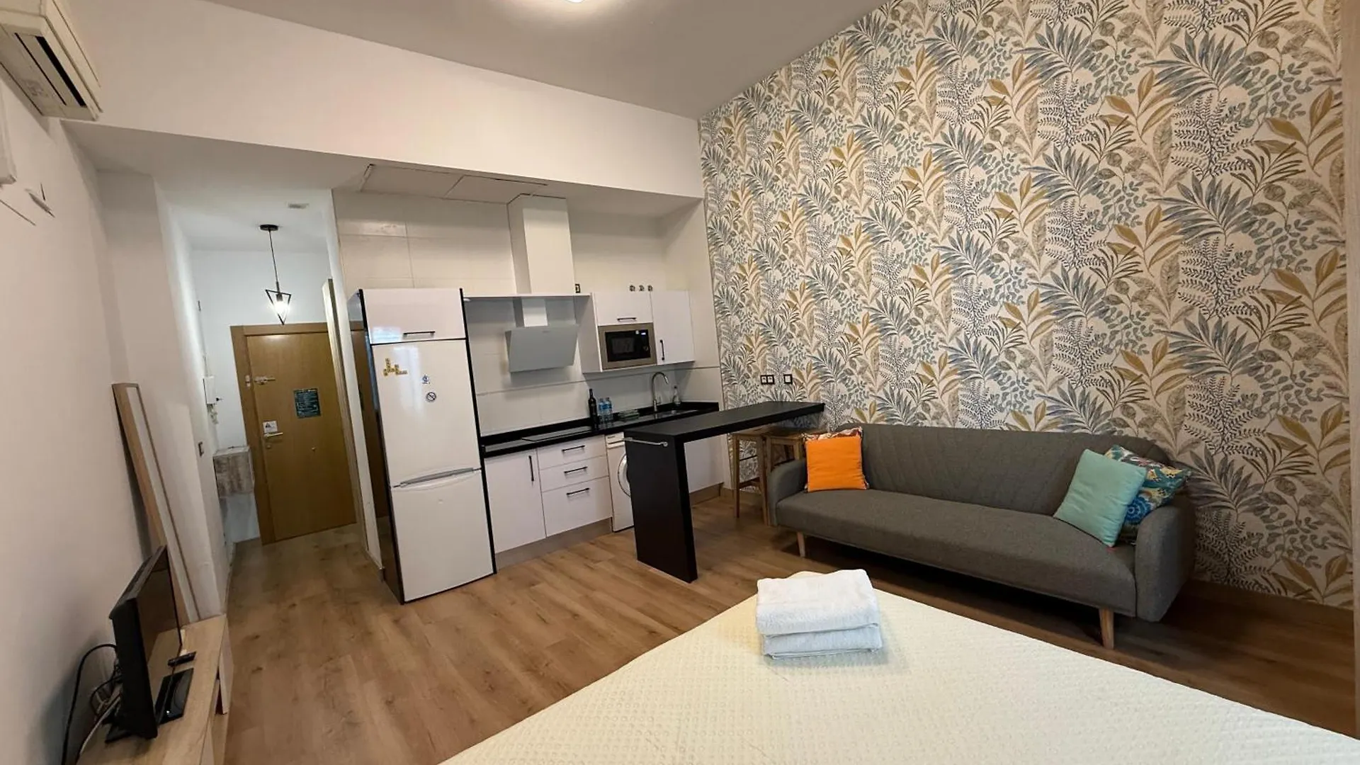 Lovely Studio In The Heart Of Malaga Free Swimming Pool Spain
